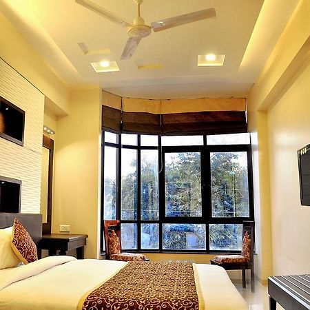 Fabhotel Shree Narayana Udaipur Exteriör bild